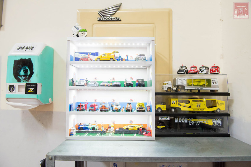 【台南美食】經典牛肉麵搭配碎番茄湯頭｜紅燒湯頭濃郁｜牛肉牛筋超大塊~~黑炫瘋乖乖牛肉麵 - 南人幫