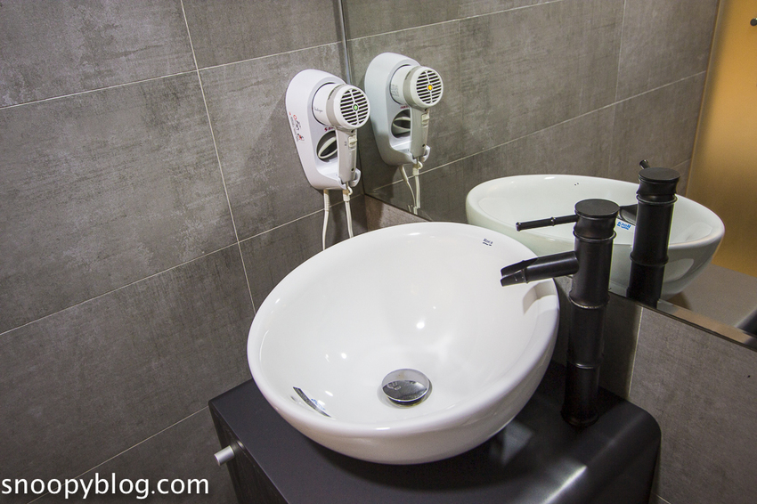 【台中住宿】逢甲夜市住宿|OURS HOTEL我們有故事旅店~步行至逢甲夜市只需3分鐘,充滿文青感的平價旅店