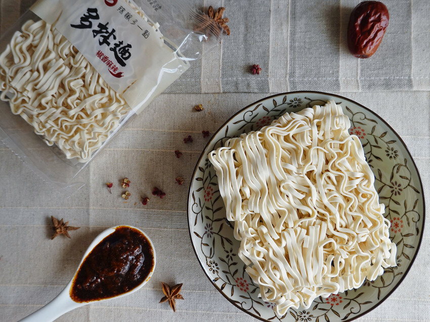 辣椒多一點—多拌麵(椒香麻辣)|高評價麻辣鍋人氣乾拌麵 只要五分鐘人人化身小廚神