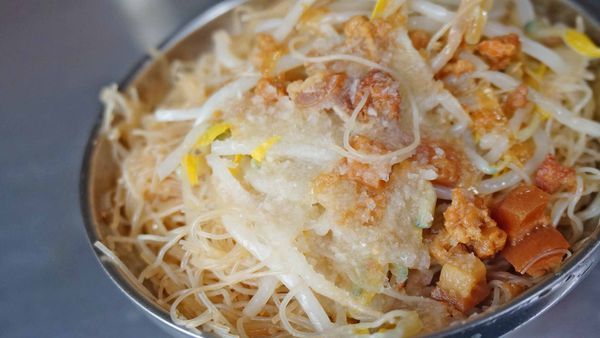 【台北美食】遼寧街路口米粉炒-美味又迷人的路邊攤美食小吃店