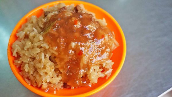 【台北美食】大龍峒熊會長油飯-內行人都讚不絕口的銅板巷弄美食