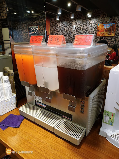 人从众厚切牛排 台北復興店(附菜單):平價厚切大塊沙朗牛排、吃到飽自助吧|臺北餐廳 捷運大安站 科技大樓