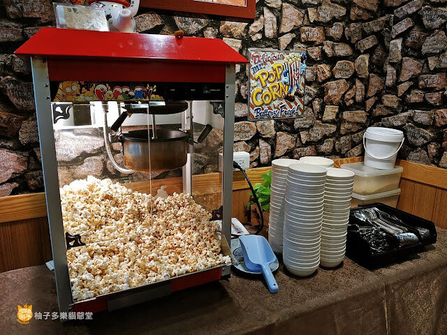 人从众厚切牛排 台北復興店(附菜單):平價厚切大塊沙朗牛排、吃到飽自助吧|臺北餐廳 捷運大安站 科技大樓