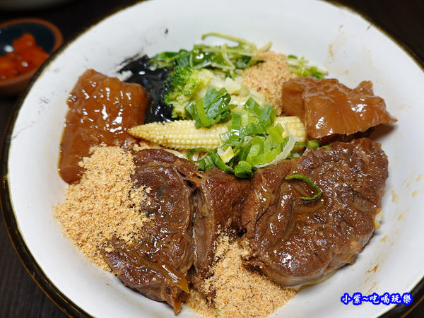 二品芝麻官拌麵-牛脾氣參瑟藝翔食佐宮坊 (7).jpg