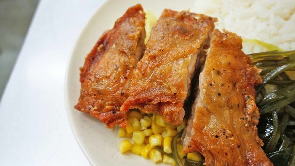 【台北美食】金荔園雞腿飯-超厚實又多汁的美味雞腿