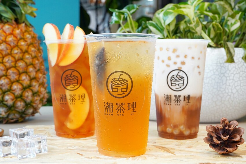 台中在地手搖飲品牌,必點果肉加量「巨峰葡萄紅Plus+」,大顆愛心的「冰果甜心」帶給你100%的戀愛感!