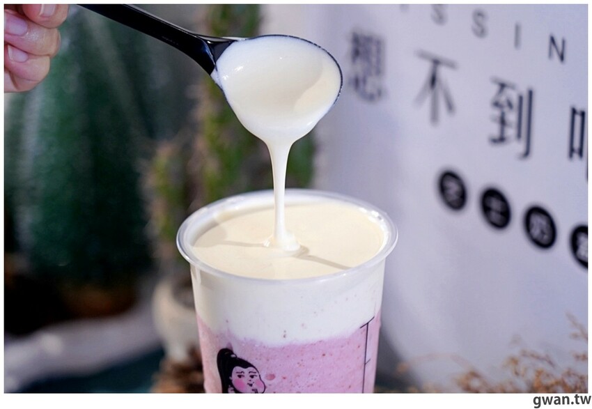 想不到吧芝士草莓沙沙回來啦！三款超人氣草莓飲品，錯過再等一年～