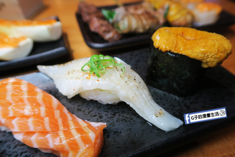 永和弄爹串燒居酒屋.鮭魚肚握壽司.比目魚鰭邊肉握壽司.海膽軍艦