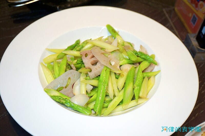 【板橋站】新板希爾頓青雅中餐廳-品鵝宴，招牌嫣紅鵝超香甜、經典盆菜道道精緻美味