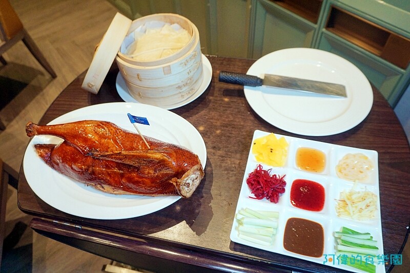 【板橋站】新板希爾頓青雅中餐廳-品鵝宴，招牌嫣紅鵝超香甜、經典盆菜道道精緻美味