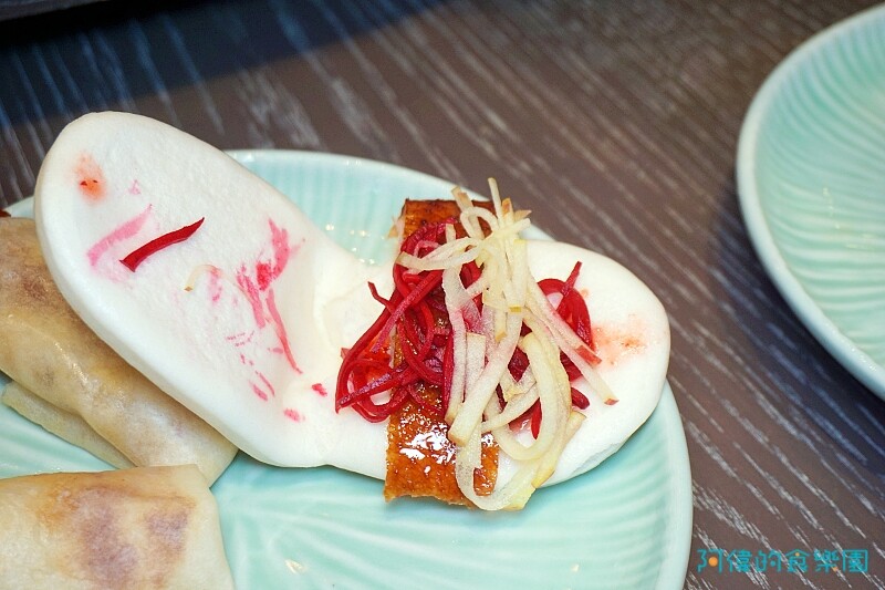 【板橋站】新板希爾頓青雅中餐廳-品鵝宴，招牌嫣紅鵝超香甜、經典盆菜道道精緻美味