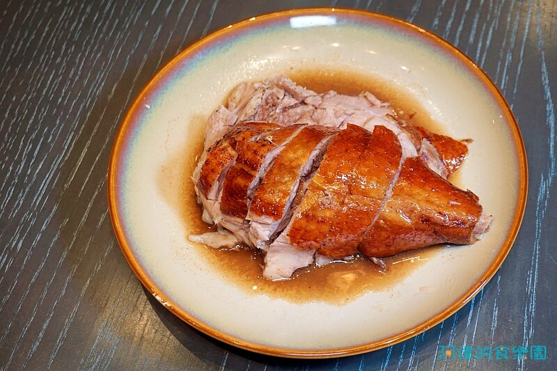 【板橋站】新板希爾頓青雅中餐廳-品鵝宴，招牌嫣紅鵝超香甜、經典盆菜道道精緻美味