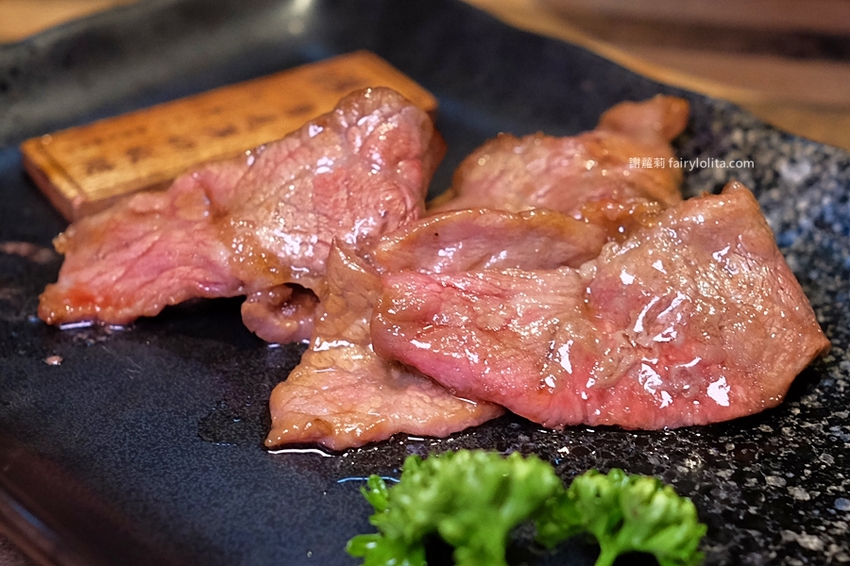 中壢新開幕!白天吃不到、晚上才營業,號稱「最高顏值」燒肉餐廳,竟然躲在超美玻璃屋內! @蹦啾♥謝蘿莉 La vie heureuse