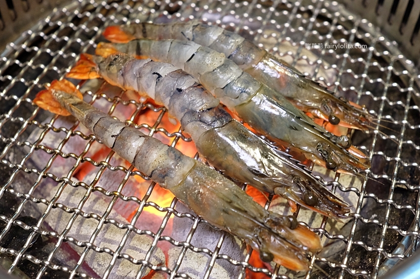 中壢新開幕!白天吃不到、晚上才營業,號稱「最高顏值」燒肉餐廳,竟然躲在超美玻璃屋內! @蹦啾♥謝蘿莉 La vie heureuse