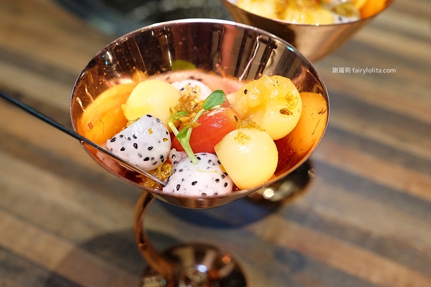 中壢新開幕!白天吃不到、晚上才營業,號稱「最高顏值」燒肉餐廳,竟然躲在超美玻璃屋內! @蹦啾♥謝蘿莉 La vie heureuse