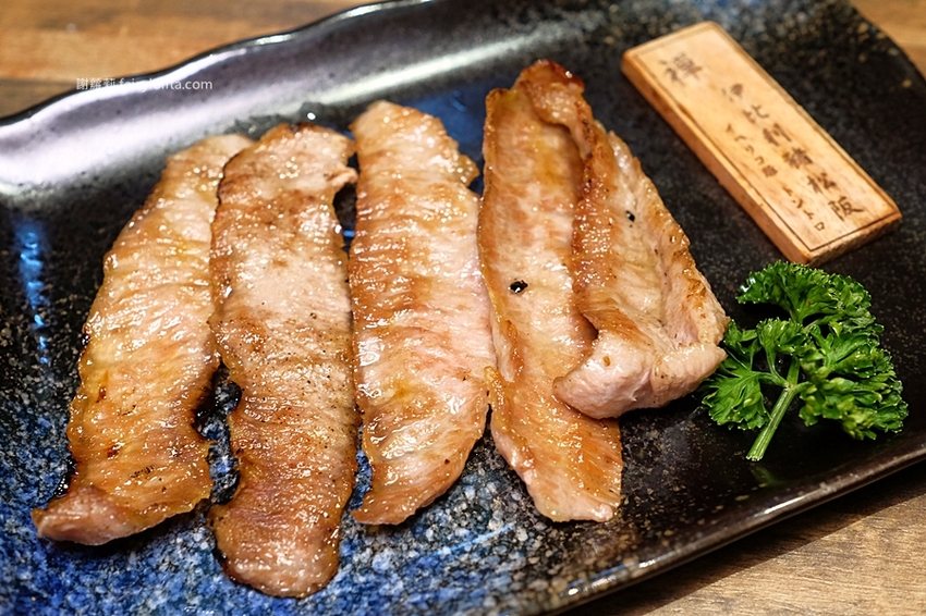 中壢新開幕!白天吃不到、晚上才營業,號稱「最高顏值」燒肉餐廳,竟然躲在超美玻璃屋內! @蹦啾♥謝蘿莉 La vie heureuse