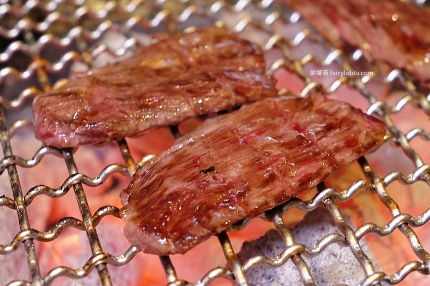 中壢新開幕!白天吃不到、晚上才營業,號稱「最高顏值」燒肉餐廳,竟然躲在超美玻璃屋內! @蹦啾♥謝蘿莉 La vie heureuse