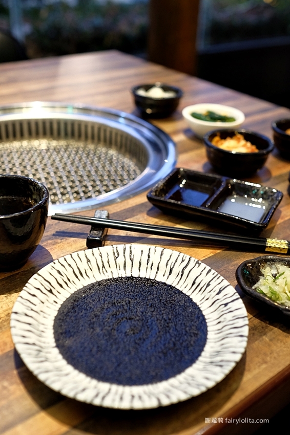 中壢新開幕!白天吃不到、晚上才營業,號稱「最高顏值」燒肉餐廳,竟然躲在超美玻璃屋內! @蹦啾♥謝蘿莉 La vie heureuse