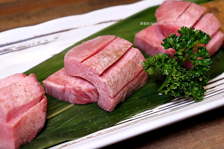 中壢新開幕!白天吃不到、晚上才營業,號稱「最高顏值」燒肉餐廳,竟然躲在超美玻璃屋內! @蹦啾♥謝蘿莉 La vie heureuse