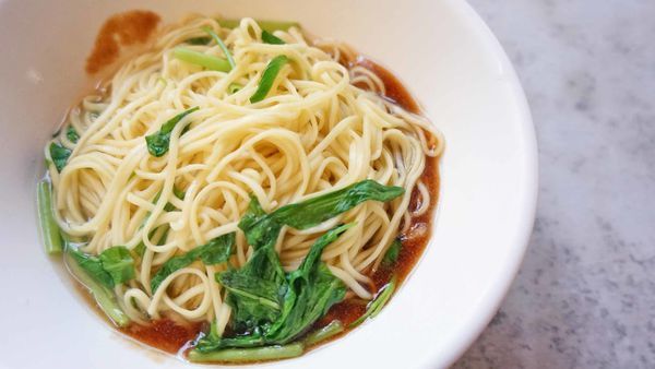 【台北美食】米粉湯-沒有店名沒有招牌的正統路邊攤美食小吃店