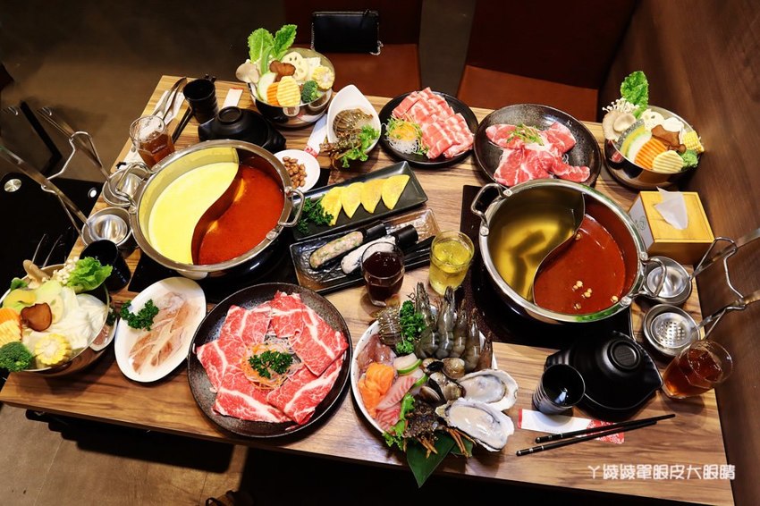 新竹巨城附近美食火鍋推薦香聚鍋物!一喝就上癮的火鍋湯頭,激推台灣優酪豬、手工香菜豬肉滑