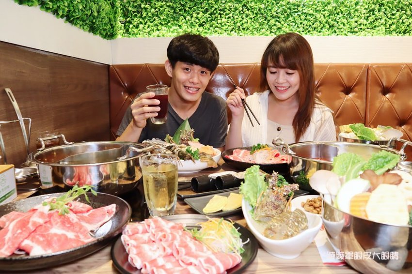 新竹巨城附近美食火鍋推薦香聚鍋物!一喝就上癮的火鍋湯頭,激推台灣優酪豬、手工香菜豬肉滑