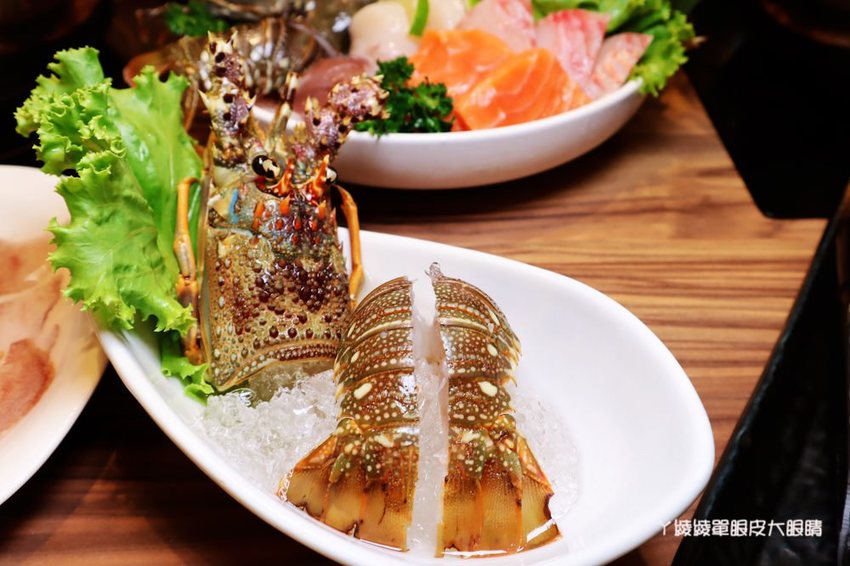 新竹巨城附近美食火鍋推薦香聚鍋物!一喝就上癮的火鍋湯頭,激推台灣優酪豬、手工香菜豬肉滑