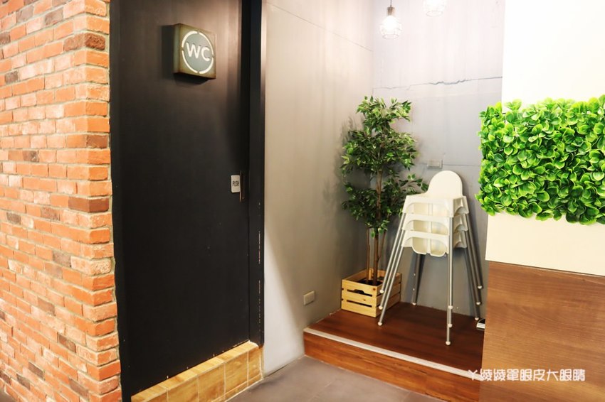 新竹巨城附近美食火鍋推薦香聚鍋物！一喝就上癮的火鍋湯頭，激推台灣優酪豬、手工香菜豬肉滑