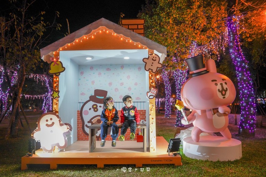 超級美的耶誕城～小朋友最愛的兒童小火車、變色迷宮、耶誕溜滑梯、卡納赫拉星星廊道、馬卡龍愛心塗鴉、五條光廊任你拍！