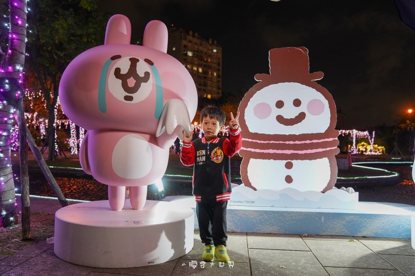 超級美的耶誕城～小朋友最愛的兒童小火車、變色迷宮、耶誕溜滑梯、卡納赫拉星星廊道、馬卡龍愛心塗鴉、五條光廊任你拍！