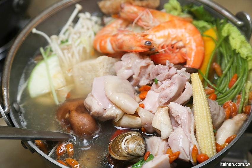 台南火鍋｜森鑶鍋物~南科聚餐新選擇!很超值的超彭湃火鍋!高CP值、單點共鍋、套餐個人鍋都可以! - 台南好Food遊