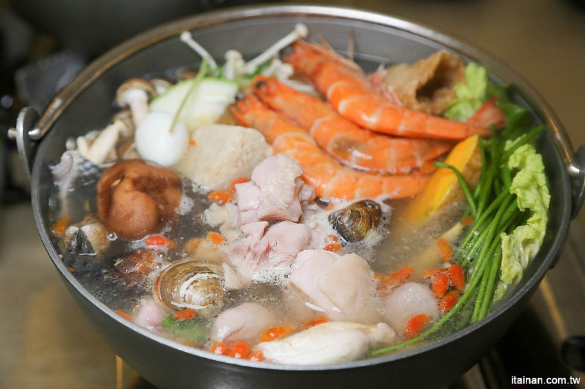 台南火鍋｜森鑶鍋物~南科聚餐新選擇!很超值的超彭湃火鍋!高CP值、單點共鍋、套餐個人鍋都可以! - 台南好Food遊