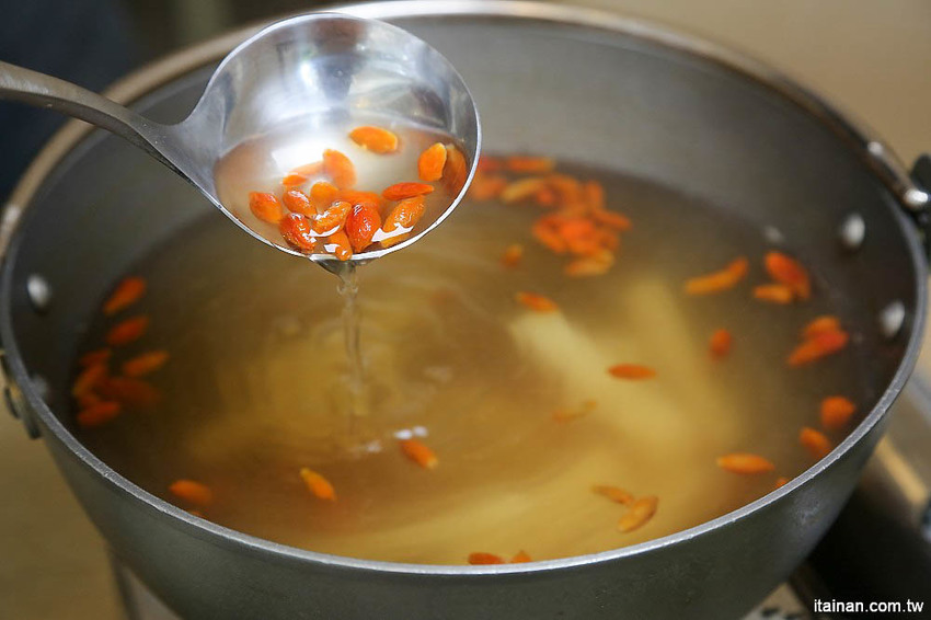 台南火鍋｜森鑶鍋物~南科聚餐新選擇!很超值的超彭湃火鍋!高CP值、單點共鍋、套餐個人鍋都可以! - 台南好Food遊