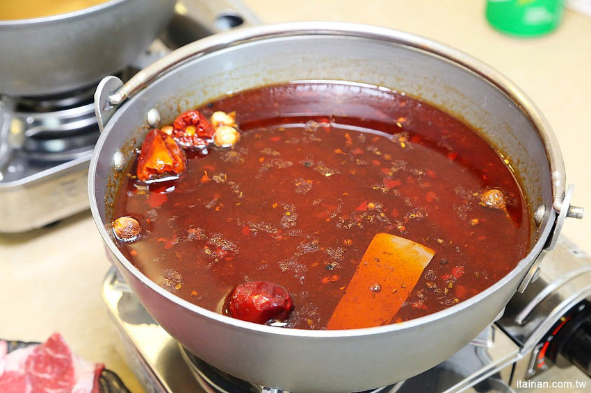 台南火鍋｜森鑶鍋物~南科聚餐新選擇!很超值的超彭湃火鍋!高CP值、單點共鍋、套餐個人鍋都可以! - 台南好Food遊