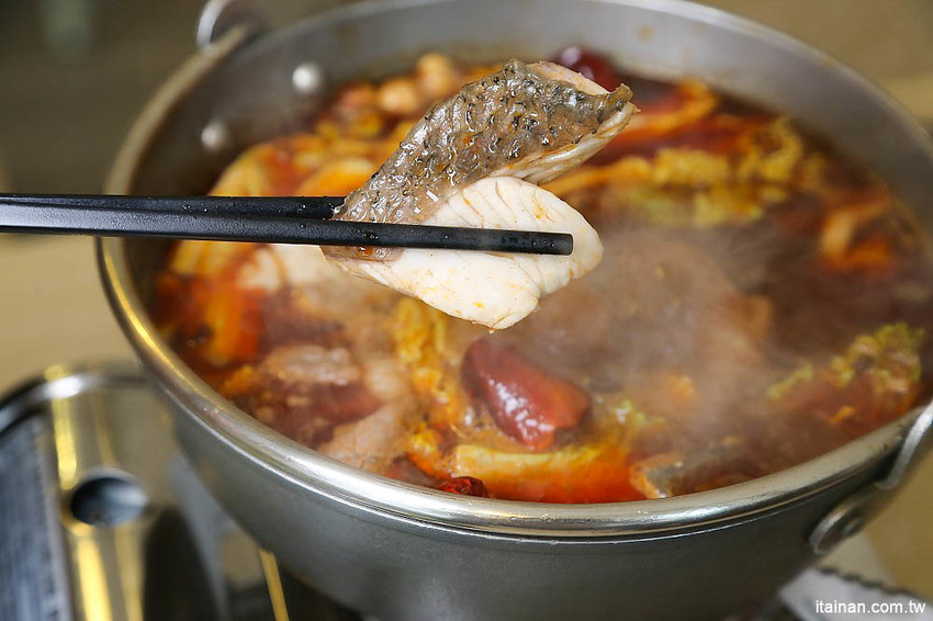 台南火鍋｜森鑶鍋物~南科聚餐新選擇!很超值的超彭湃火鍋!高CP值、單點共鍋、套餐個人鍋都可以! - 台南好Food遊
