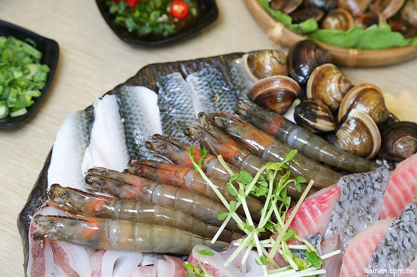 台南火鍋｜森鑶鍋物~南科聚餐新選擇!很超值的超彭湃火鍋!高CP值、單點共鍋、套餐個人鍋都可以! - 台南好Food遊