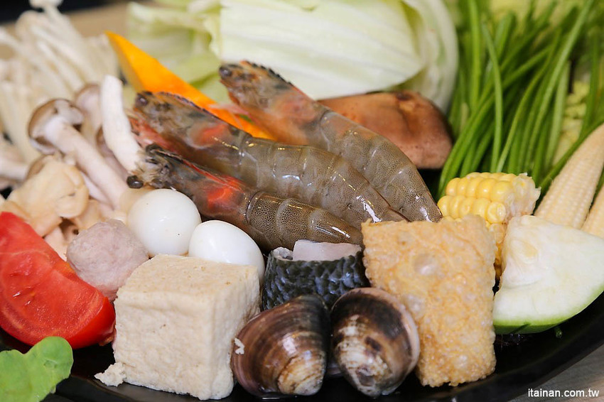 台南火鍋｜森鑶鍋物~南科聚餐新選擇!很超值的超彭湃火鍋!高CP值、單點共鍋、套餐個人鍋都可以! - 台南好Food遊