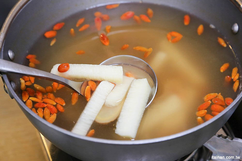 台南火鍋｜森鑶鍋物~南科聚餐新選擇!很超值的超彭湃火鍋!高CP值、單點共鍋、套餐個人鍋都可以! - 台南好Food遊