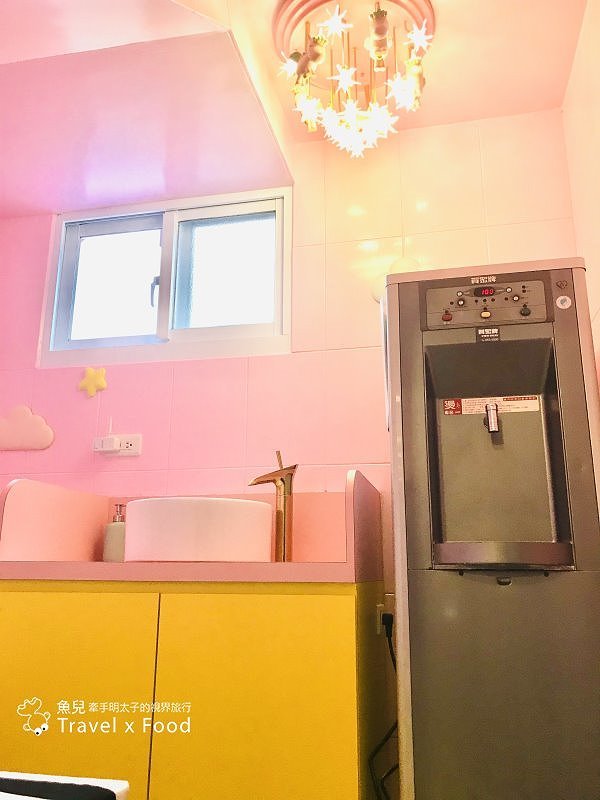 浮誇粉嫩版～兔子迷宮礁溪浴場｜午茶喔伊係，網美集散地，拍好拍滿真有趣 @魚兒 x 牽手明太子的「視」界旅行