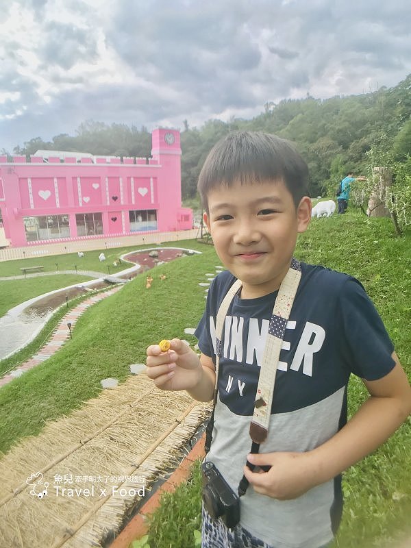 浮誇粉嫩版～兔子迷宮礁溪浴場｜午茶喔伊係，網美集散地，拍好拍滿真有趣 @魚兒 x 牽手明太子的「視」界旅行