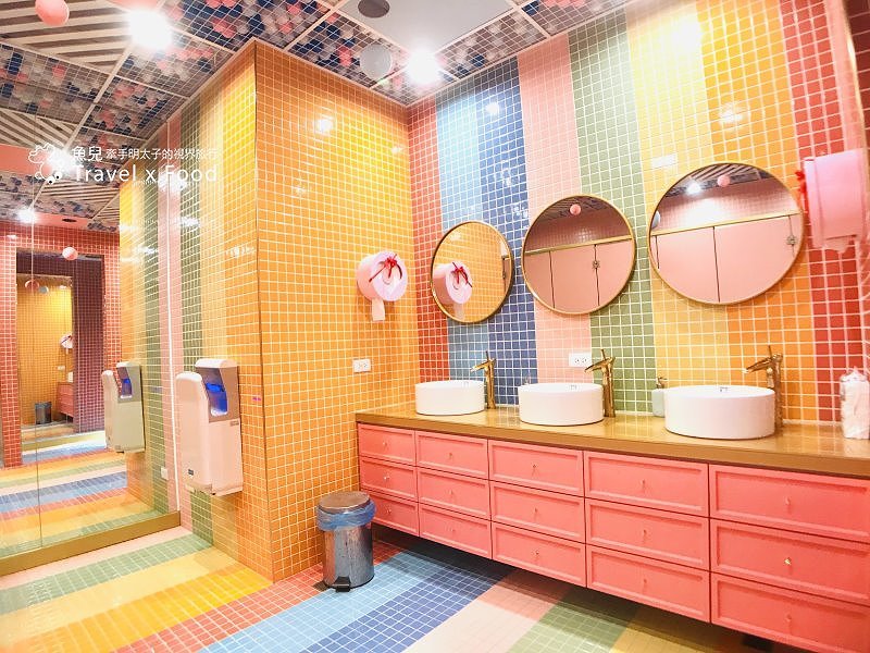 浮誇粉嫩版～兔子迷宮礁溪浴場｜午茶喔伊係，網美集散地，拍好拍滿真有趣 @魚兒 x 牽手明太子的「視」界旅行