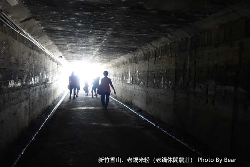 【新竹香山】「老鍋休閒農莊（百年老店/米粉DIY/親子共學手作體驗/田間生態觀察/沙坑.溜滑梯/十七公里海岸線末端）」