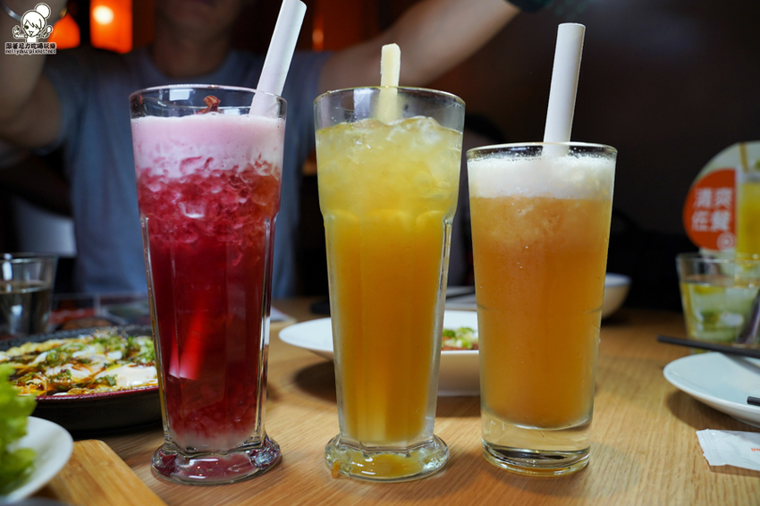 南部首間 時時香RICE BAR,新潮創意中式料理、聚餐推薦|高雄夢時代店 - 跟著尼力吃喝玩樂&親子生活