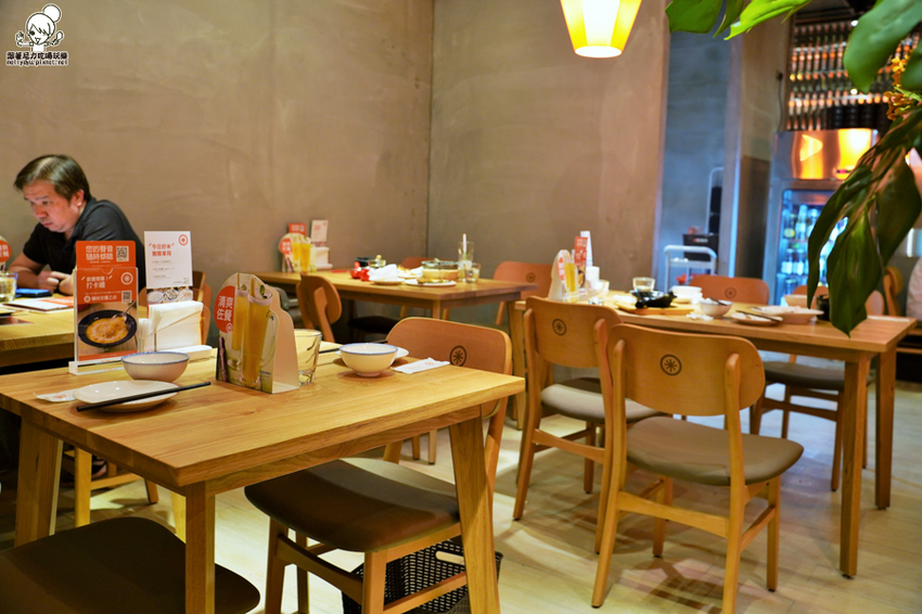 南部首間 時時香RICE BAR,新潮創意中式料理、聚餐推薦|高雄夢時代店 - 跟著尼力吃喝玩樂&親子生活