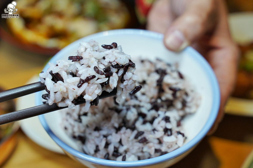 南部首間 時時香RICE BAR,新潮創意中式料理、聚餐推薦|高雄夢時代店 - 跟著尼力吃喝玩樂&親子生活