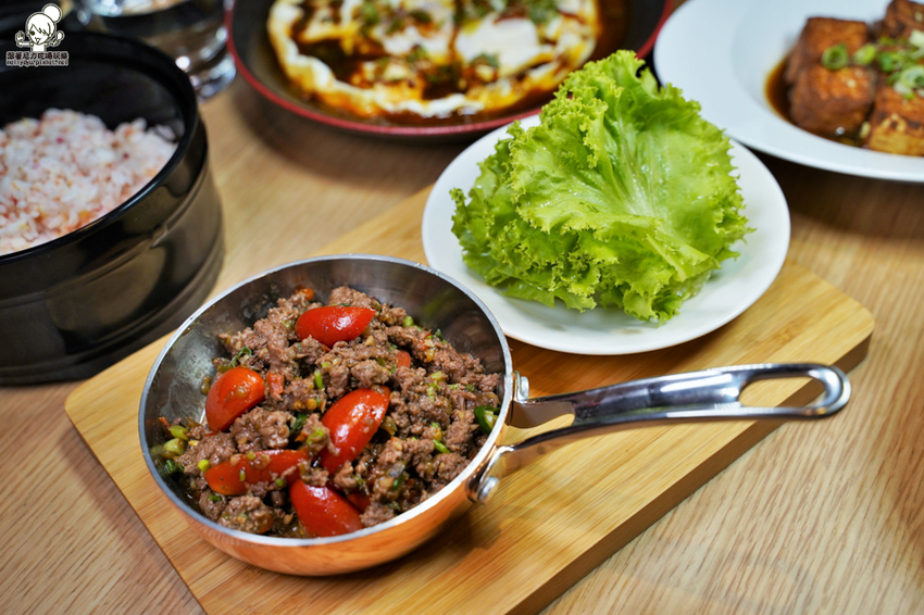 南部首間 時時香RICE BAR,新潮創意中式料理、聚餐推薦|高雄夢時代店 - 跟著尼力吃喝玩樂&親子生活