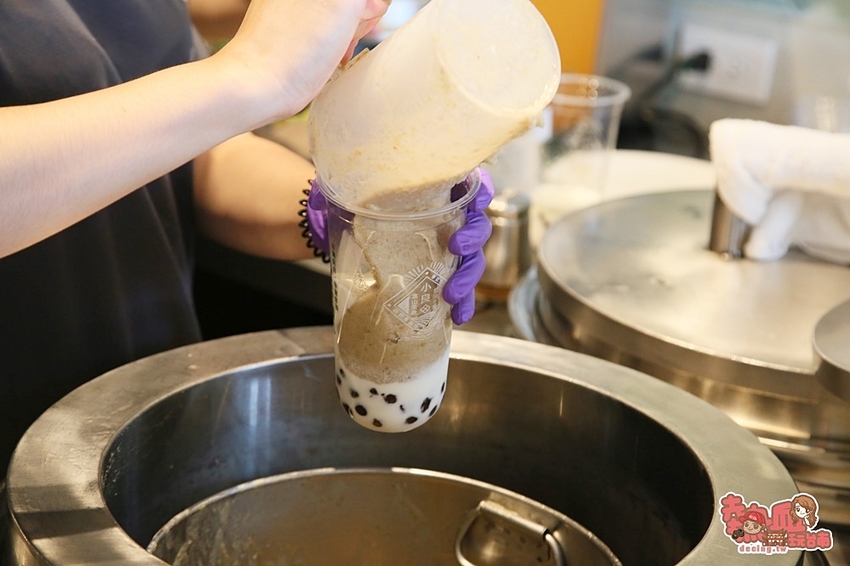 【台南飲料】芒果界的五月天！竟然在這一杯就能一次喝到：小良田·飲品店 - 熱血玩台南。跳躍新世界