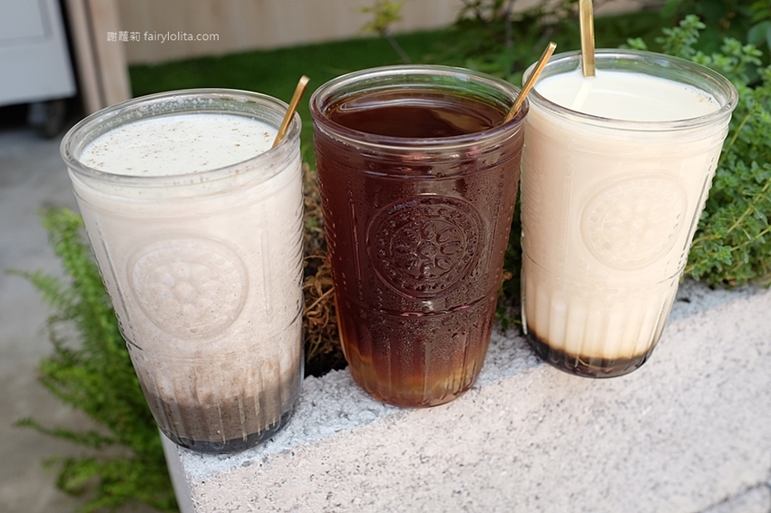 米咕家日式飯糰。日本沖繩爆紅日式飯糰登台,浮誇份量一口咬不下,大器食材疊成一座小山高! @蹦啾♥謝蘿莉 La vie heureuse