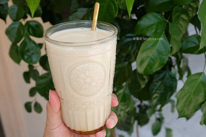 米咕家日式飯糰。日本沖繩爆紅日式飯糰登台,浮誇份量一口咬不下,大器食材疊成一座小山高! @蹦啾♥謝蘿莉 La vie heureuse