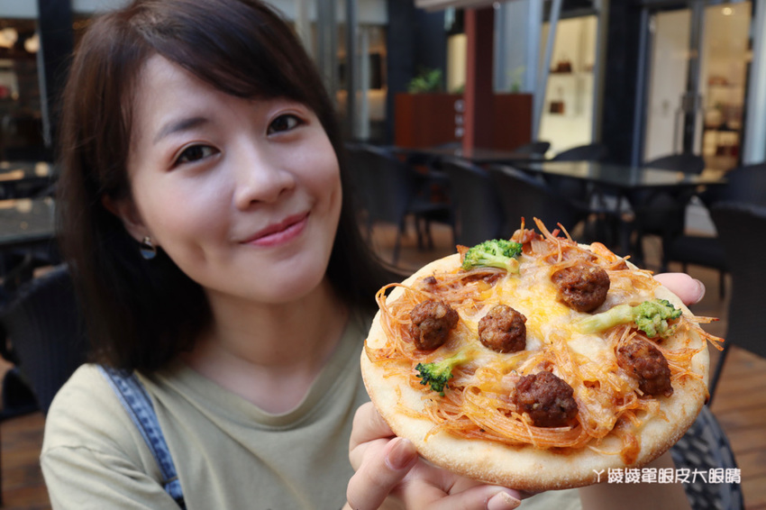 柴米油鹽樸食趣新竹巨城快閃店！米粉也能跟手工披薩結合，必吃福源花生麻糬披薩、鹽酥雞披薩